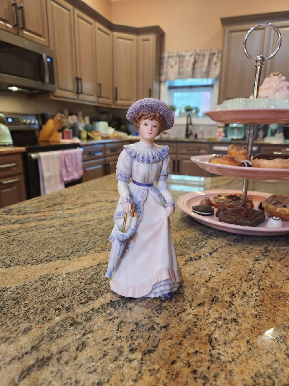 Home Interiors Woman Figurine